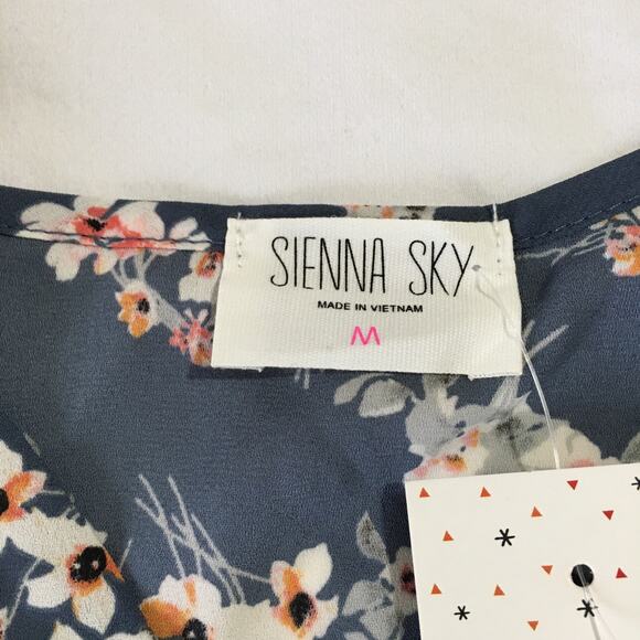 NWT Sienna Sky Navy floral short sleeve HI-LOW elastic waist SIZE M blouse - Picture 4 of 12
